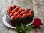 Čokoláda, smetana a jahody – dokonalá kombinace na svátek zamilovaných