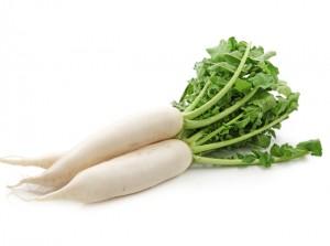 Daikon radishes _85661542