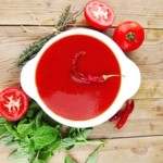 Jak využít rajčata? Zkuste pikantní zavařeninu nebo osvěžující polévku