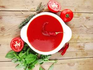 Jak využít rajčata? Zkuste pikantní zavařeninu nebo osvěžující polévku