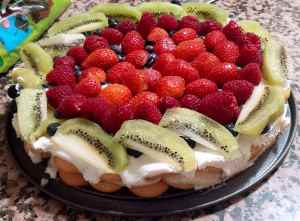 Čtenářka Monika připravuje: Letní nepečený dort