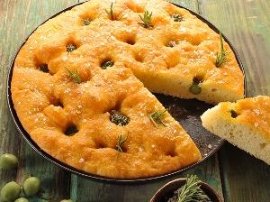 Focaccia a olivová tapenáda