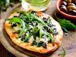 Špenátové mini pizzy se sýrem feta a špenátem