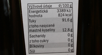 Olivový olej - obsahuje okolo 90% nenasycených mastných kyselin a hodí se tedy jednoznačně do studené kuchyně.