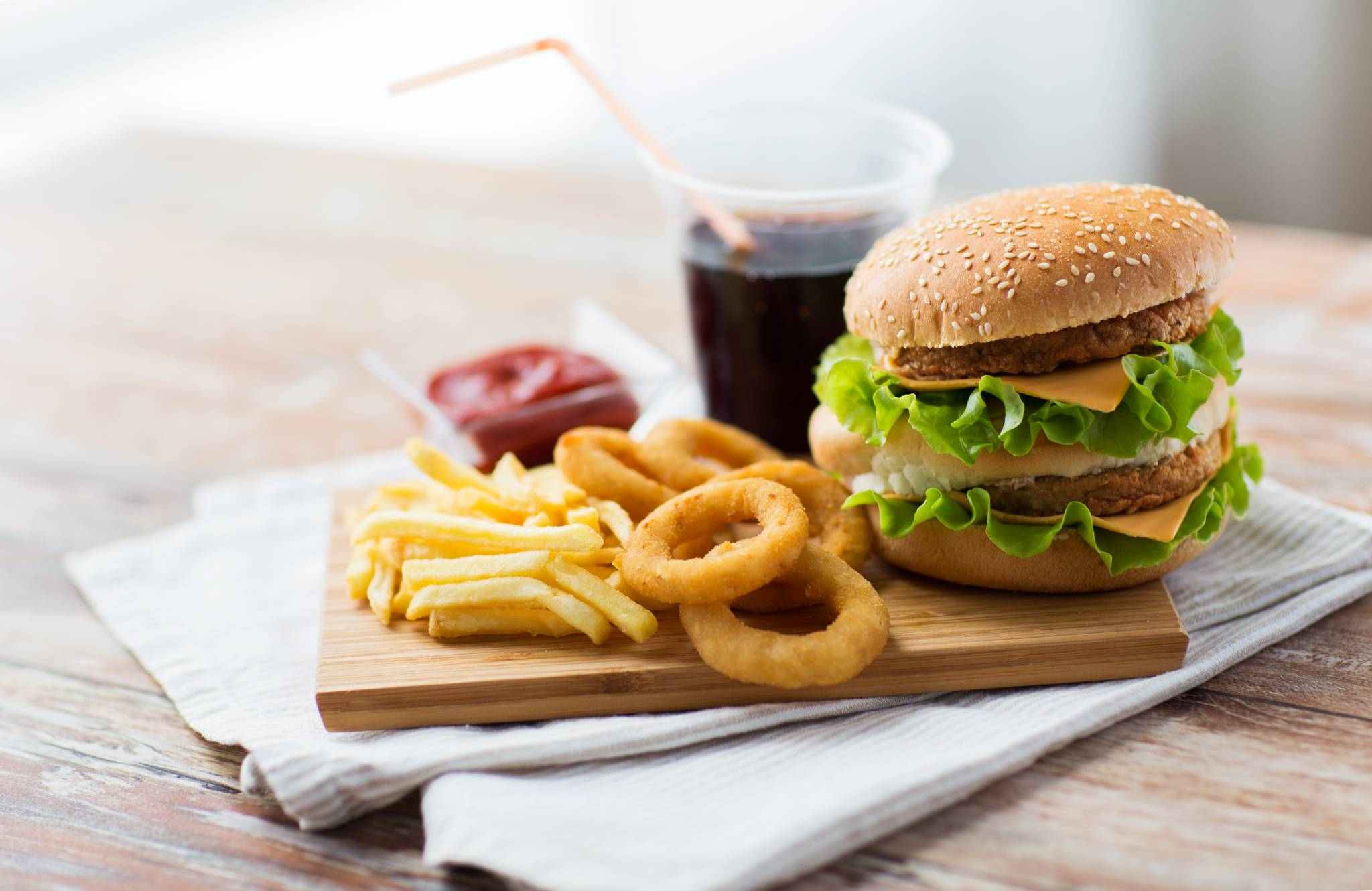 znáte a jíte junk food