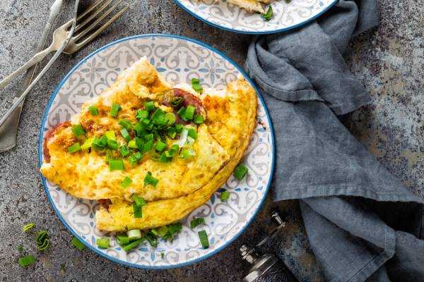 Vaječná omeleta s uzeným lososem