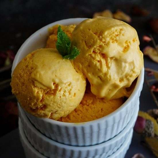 Domácí mangová zmrzlina