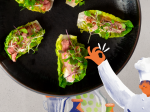 Gurmánské vaření beze zbytku: Grilovaná vepřová krkovice v tacos z římských listů