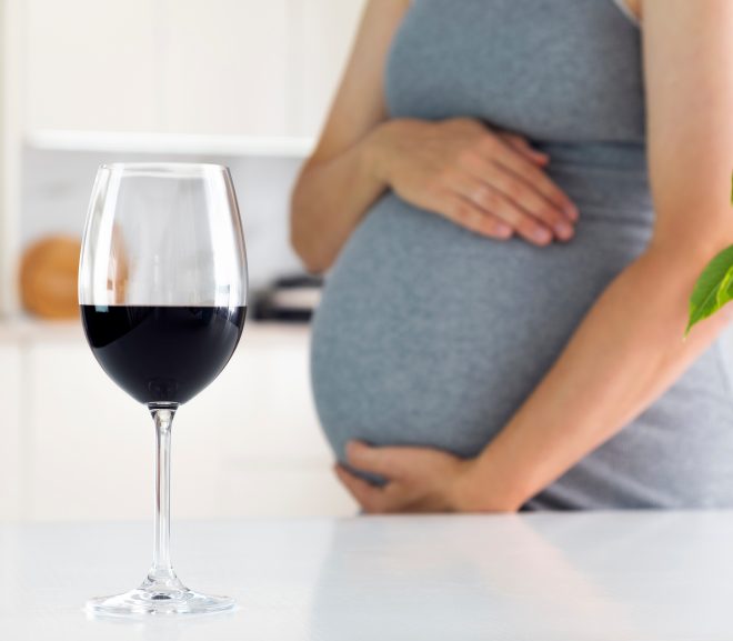 Jak je to s konzumací vína a jiného alkoholu v těhotenství? A co náhražky bez alkoholu?