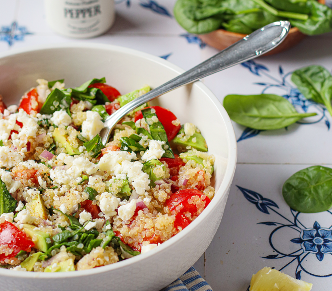 Quinoa salát se sýrem feta