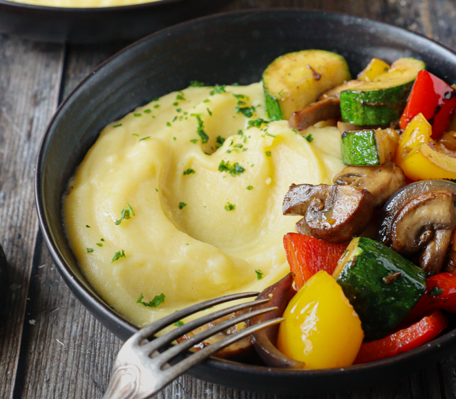 Krémová polenta s grilovanou zeleninou