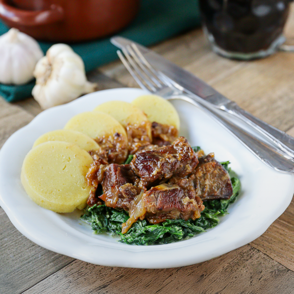 Pečená jehněčí kýta na česneku