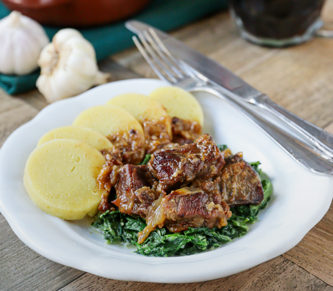 Pečená jehněčí kýta na česneku