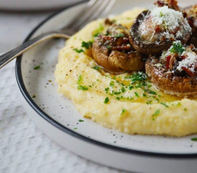 Krémová polenta s plněnými grilovanými žampiony