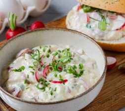 Salát s ředkvičkami a vejci