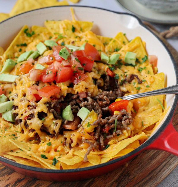 Zapečené nachos s mletým masem a paprikami